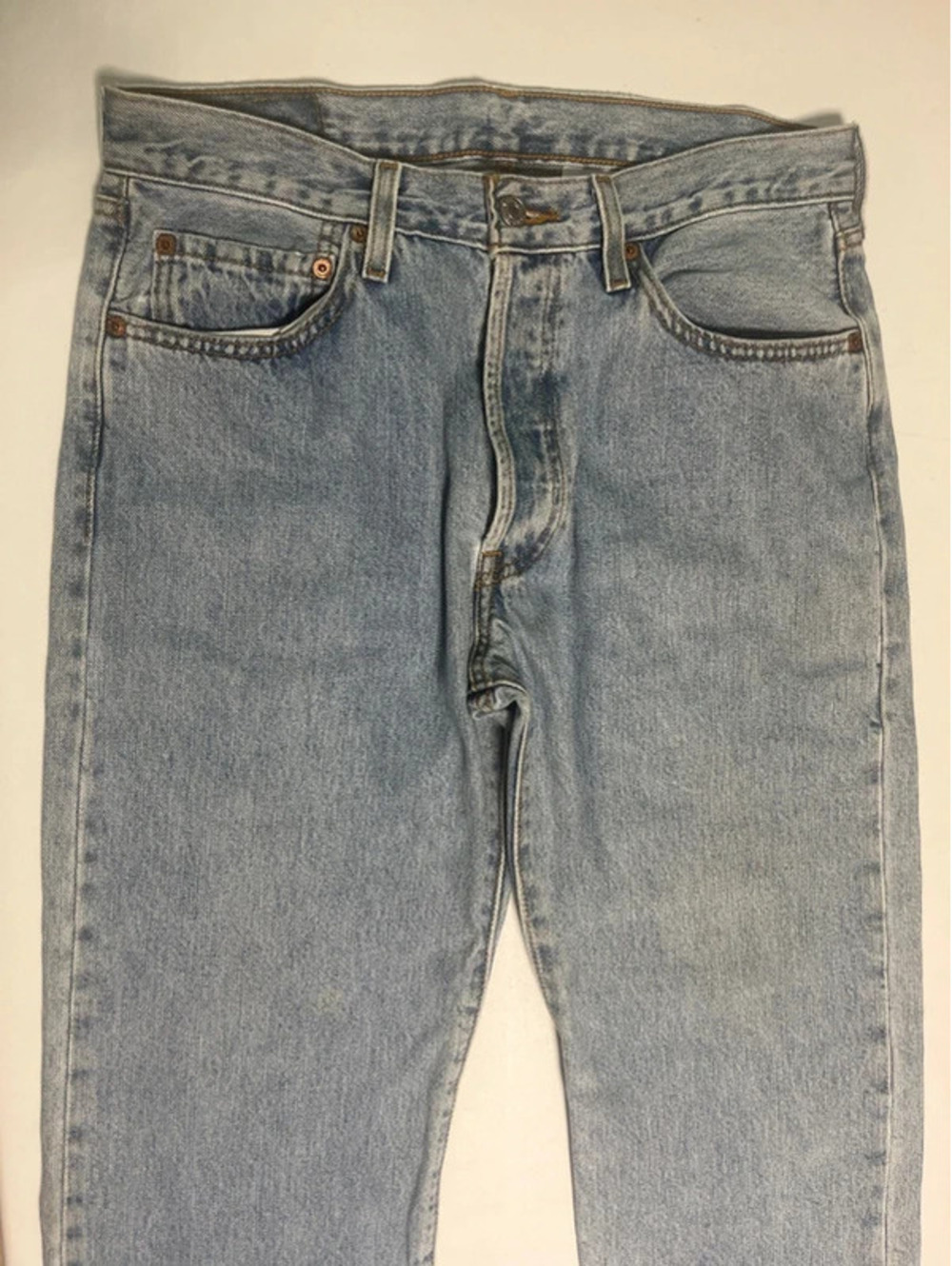 0028 Levi's 501 Original Straight Leg Jeans Light Wash Size 33x30